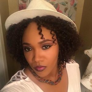 Meet your Posher, Lizzy